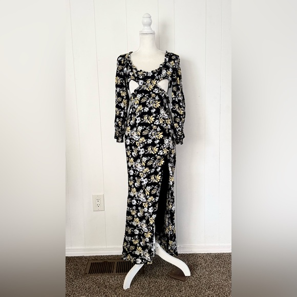 MAJORELLE Leona Floral Cutout Maxi Dress - Picture 2 of 9